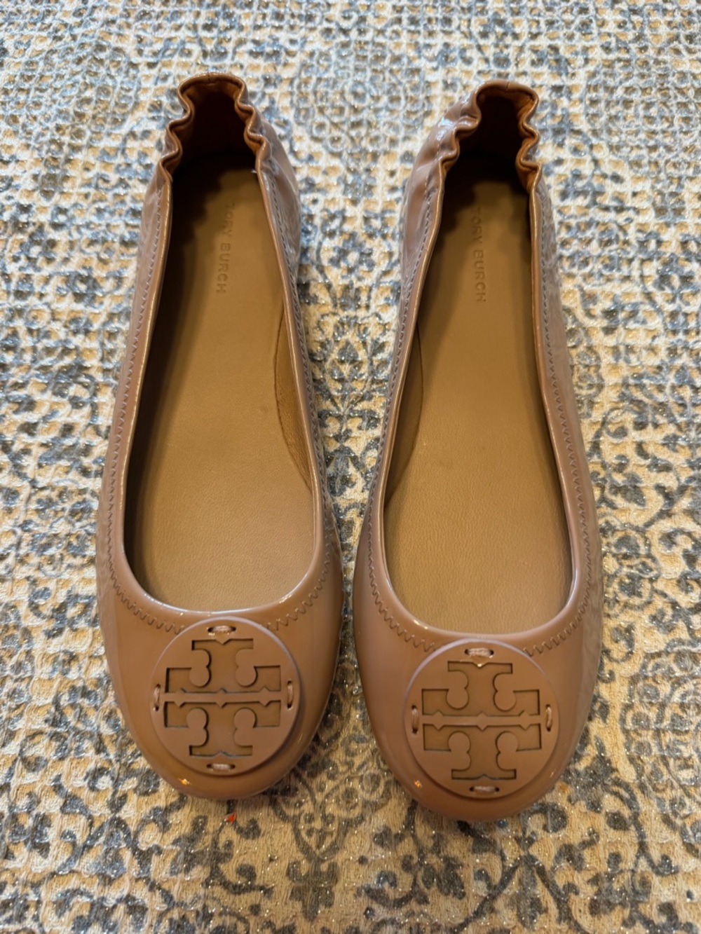 Tory Burch Nude Patent Leather Logo Ballet Flats - Picture 4 of 6
